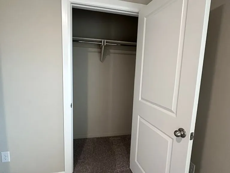 4008 S East 81st St — Photo 11
