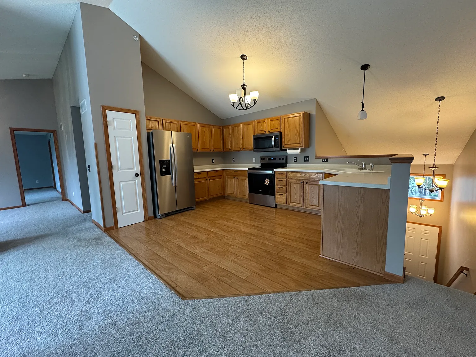 3 bed, 1635 sqft, $2,500 — Photo 3