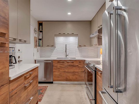 4th image of 625 Biltmore Way APT 102