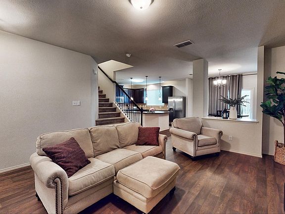 5th image of 8657 Star Thistle Dr