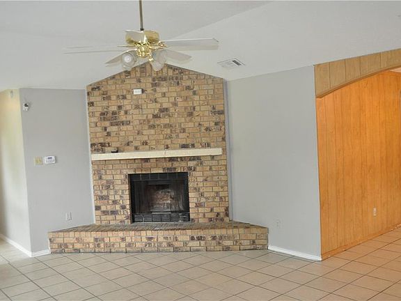 5th image of 2436 Trenton Dr