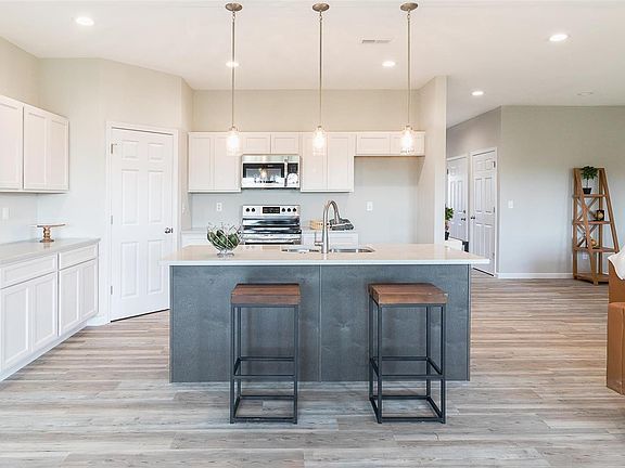 5th image of 308 Hancock St