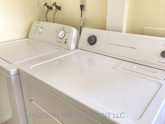 Full-Size Washer/Dryer in Unit