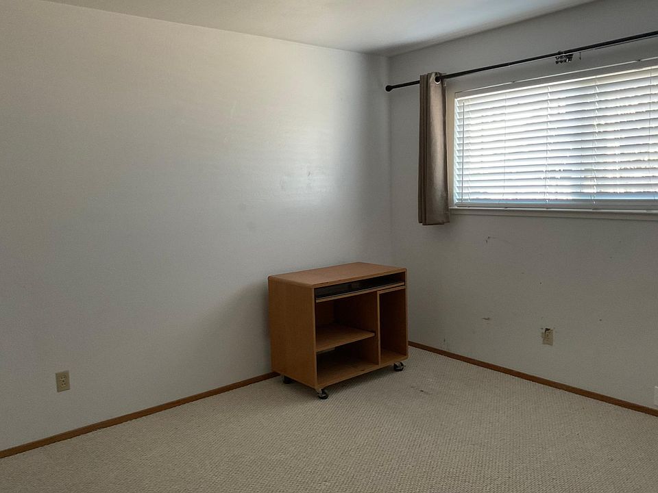 1st image of 1074 Craig Dr