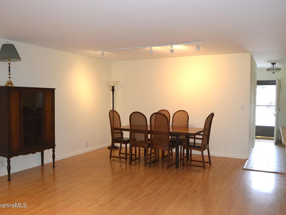 17 Rolling Hls 17, Lenox, MA 01240 Zillow