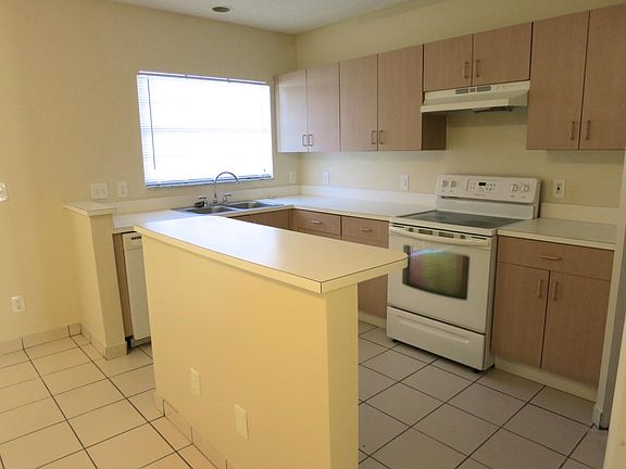 3rd image of 6912 NW 70th Ave