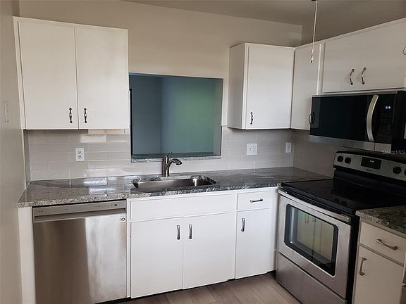 3rd image of 549 Lakeside Dr #549