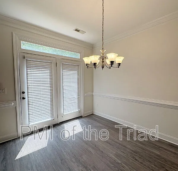 2974 York Place Dr — Photo 6