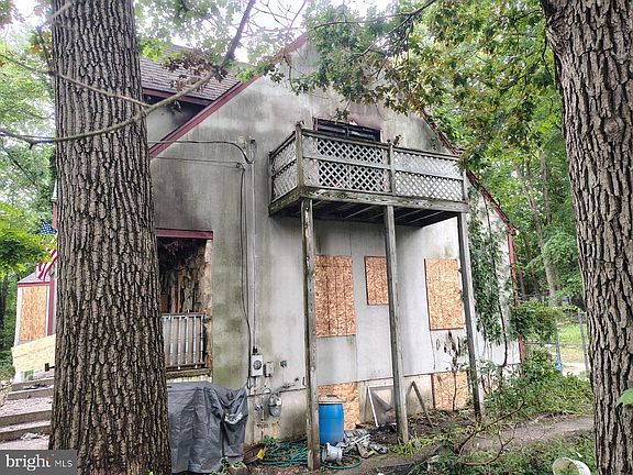 2nd image of 5 Higgins Ave