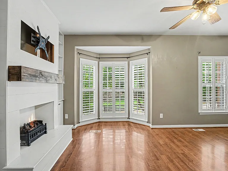 686 Huffine Manor Cir — Photo 10