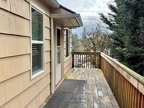 3rd image of 3995 Chico Way NW