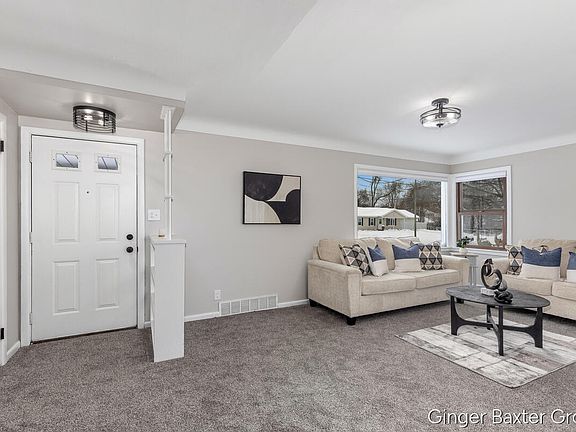 4th image of 2043 Melvin St SW