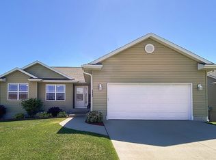 3403 Royal Dr SW, Cedar Rapids, IA 52404