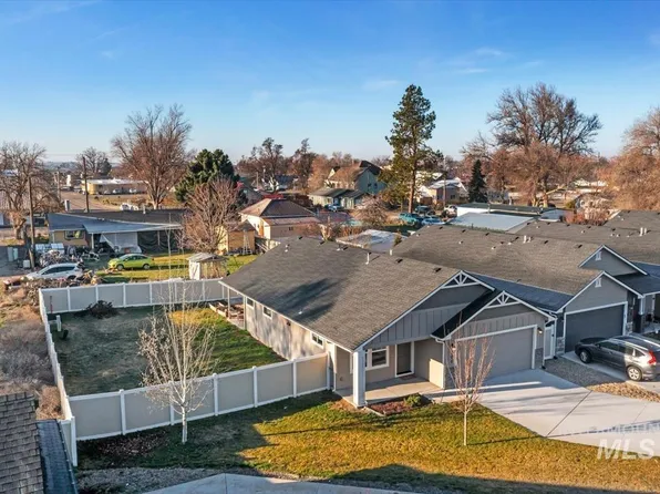 300 Crimson Cir S, Fruitland, ID 83619