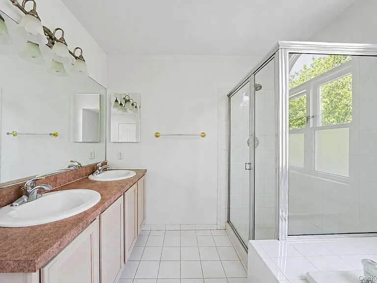 101 Raspberry Ct — Photo 34