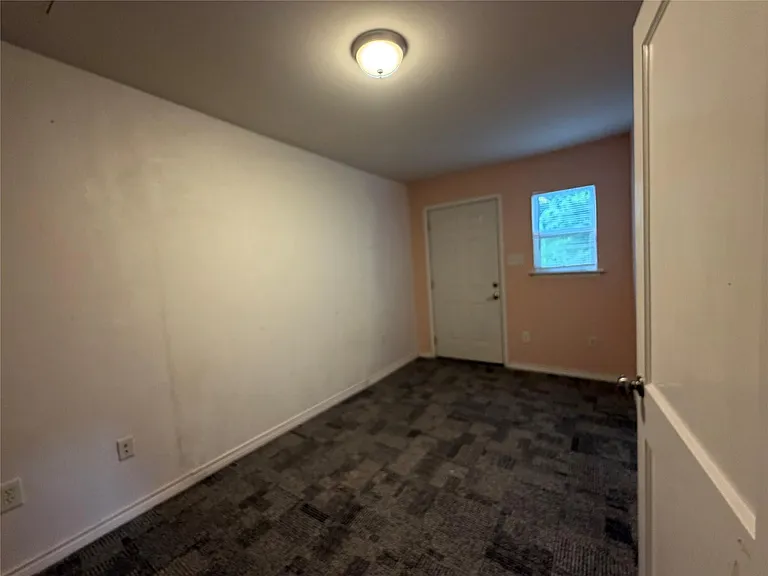 303 Magnusson Ave — Photo 15