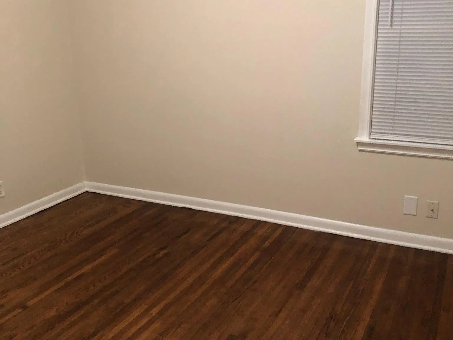3 bed, 984 sqft, $1,050 — Photo 2