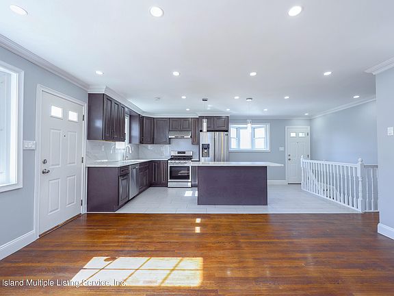4th image of 359 Peter Ave