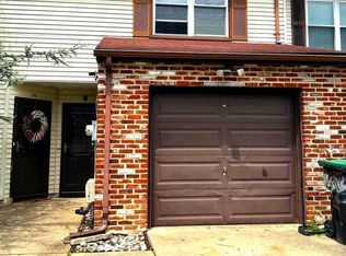 7 Hamlet Ct APT B, Sicklerville, NJ 08081