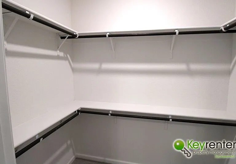 1061 Chapelhill Ln — Photo 23