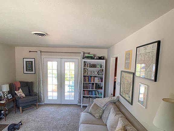 3rd image of 943 Oak Ave