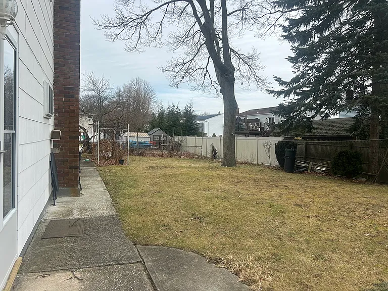 Private Rear Entrance.