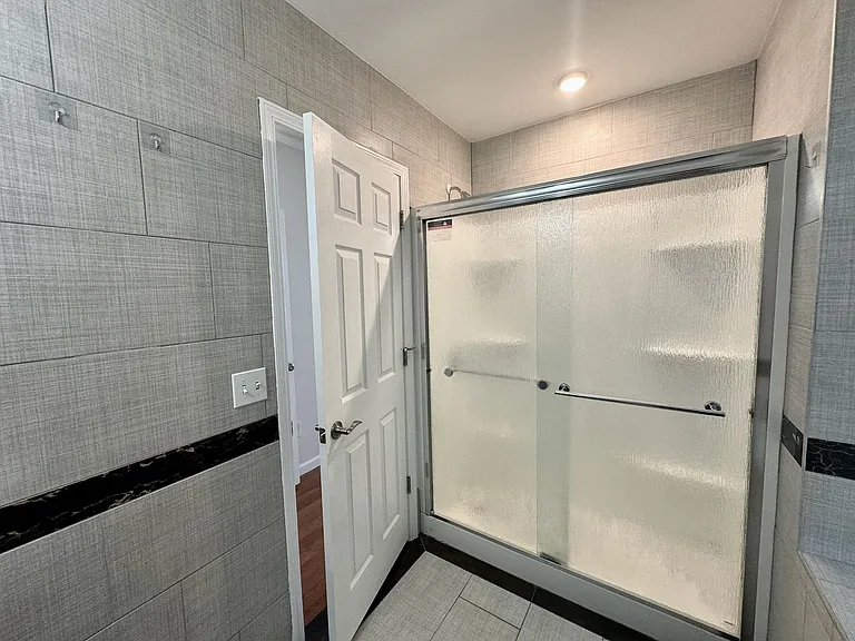 309 Sycamore Street Apartments — Photo 41