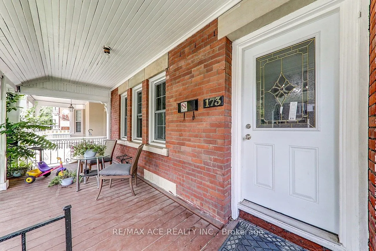 2 bed, $2,600 — Photo 2