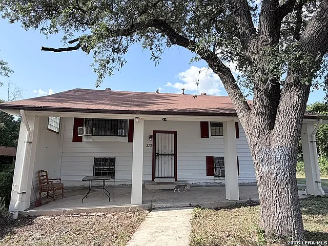 213 Earl St #B — Photo 1