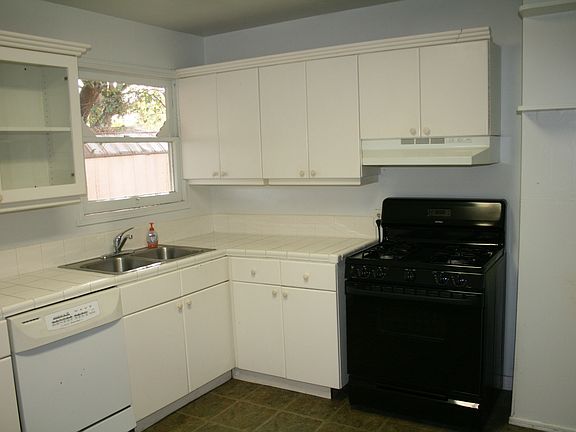 5th image of 950 S Farber Ave