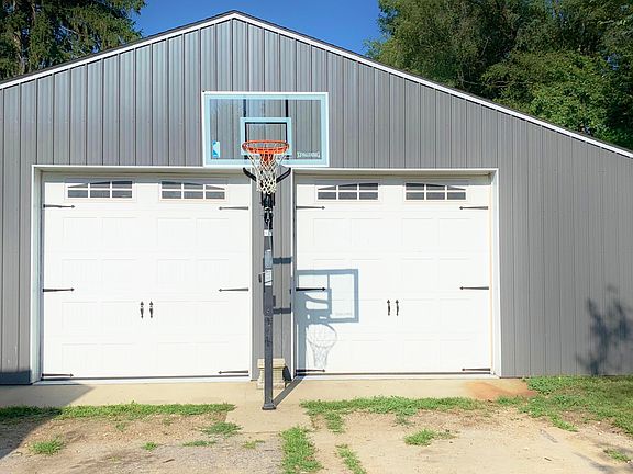 3rd image of 229 E Jameson Ave
