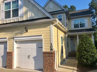 108 Pine Hawk Dr, Spring Lake, NC 28390