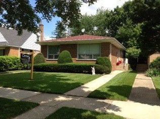 5440 Suffield Ct, Skokie, IL 60077