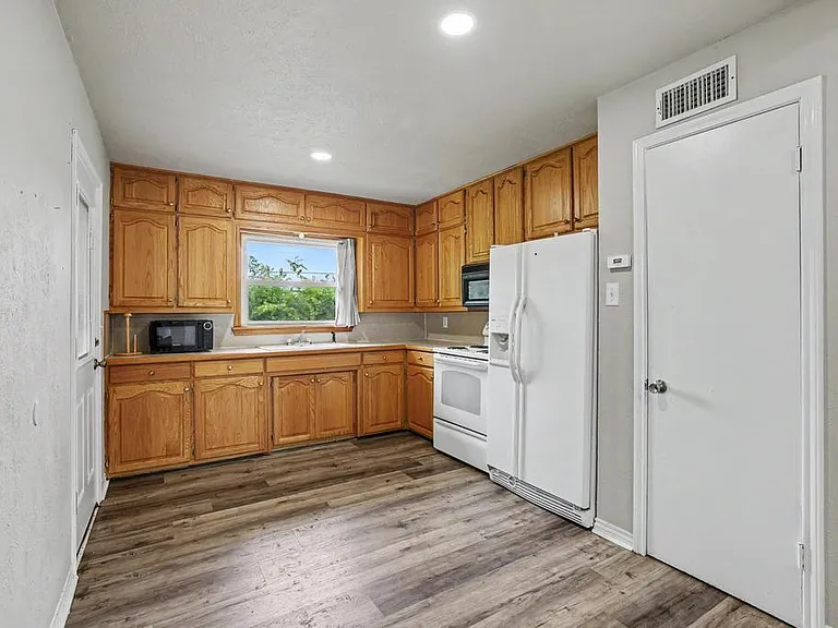 2407 N Shannon St — Photo 19