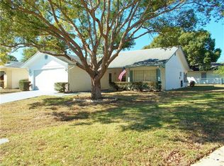 10827 Los Santos Dr, Port Richey, FL 34668