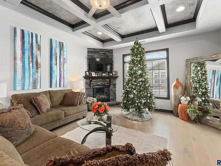 5600 E Eastbridge Pl — Photo 9