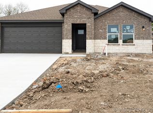 2705 Stonecreek Dr, Claremore, OK 74017