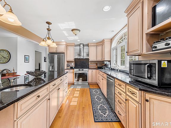 4th image of 650 Racebrook Road