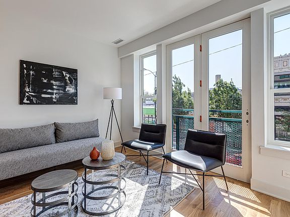2nd image of 2640 N Spaulding Ave #12