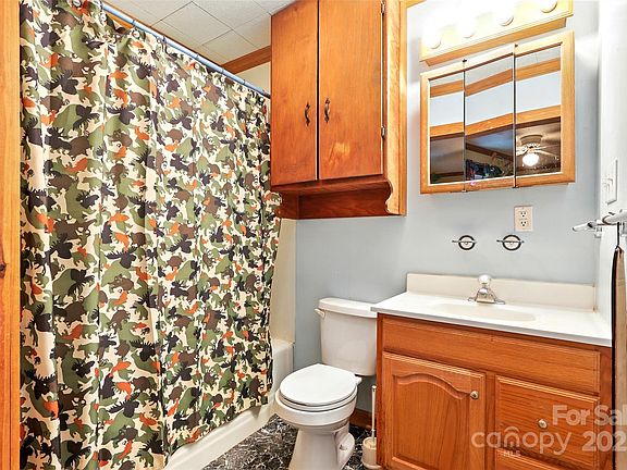 5th image of 380 Garden Ln