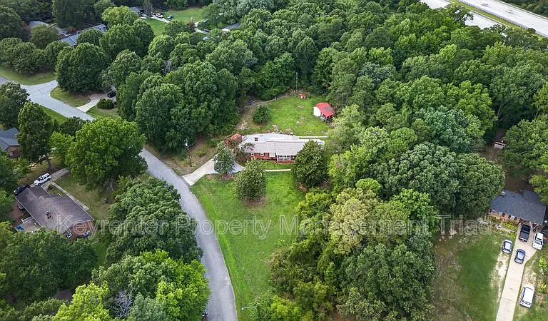 5108 Lakeshore Ct — Photo 29