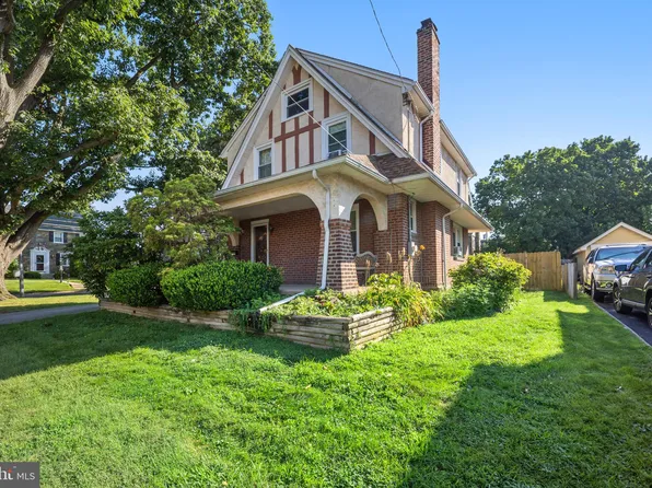 953 Foss Ave, Drexel Hill, PA 19026