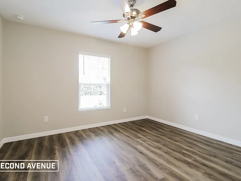 438 Reading St — Photo 12