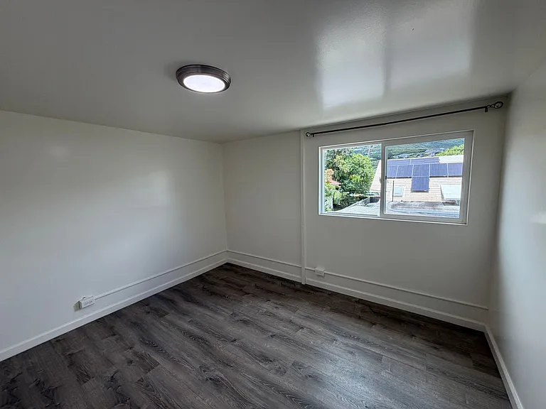 2048 S Beretania St — Photo 10