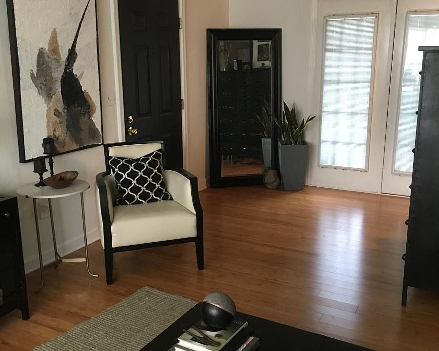 1st image of 642 President Ronald Reagan Way