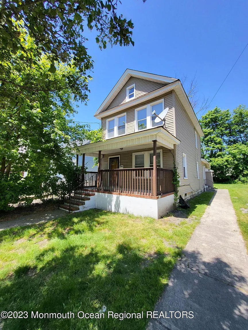 1413 Mattison Ave photo 1