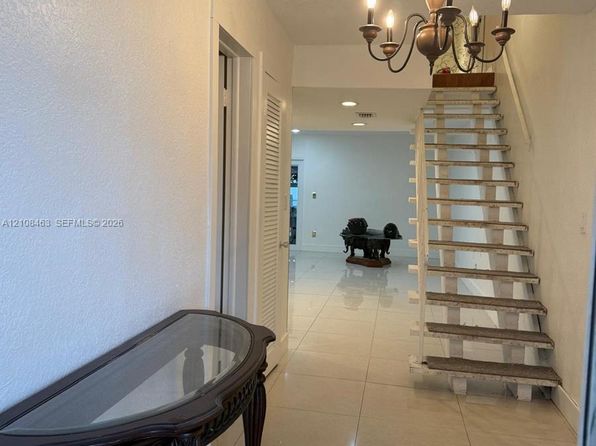 1798 W 75th St #1798