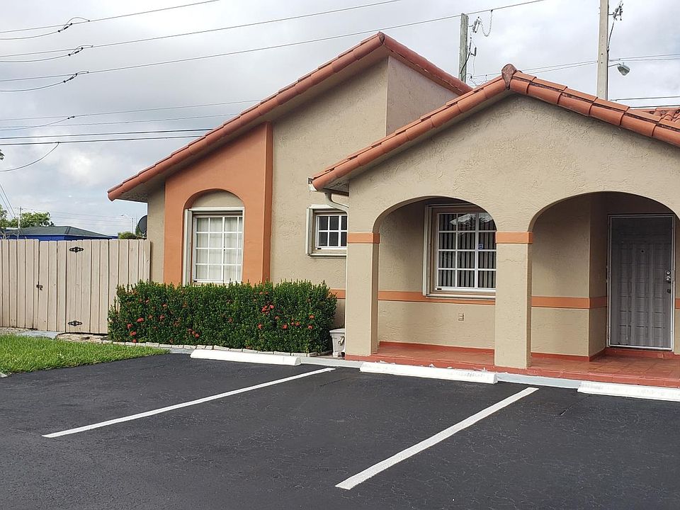 Corner Villa, 3 parking spaces