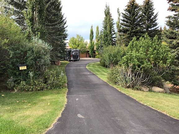 5th image of 111 Bearspaw Village Cres