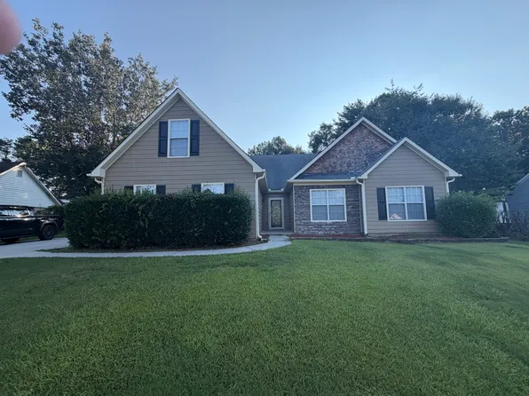 1890 Hampton Walk Ct, Hoschton, GA 30548
